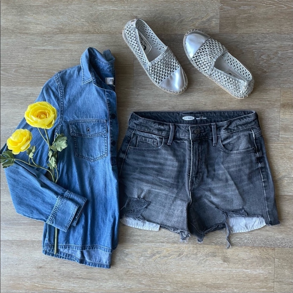 Old Navy High-Waisted Distressed Gray Cut-Off Jean Shorts